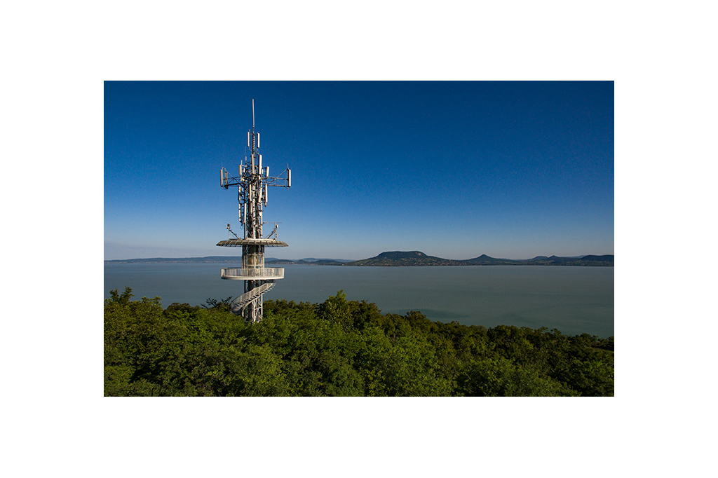 A SIPOS-HEGYI KILÁTÓ