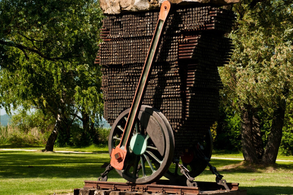 József Attilta emlékmű