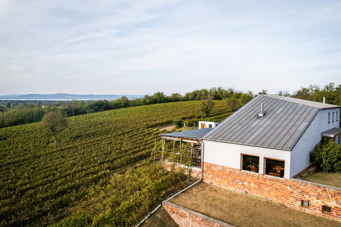 pocz_pinceszet_epulet